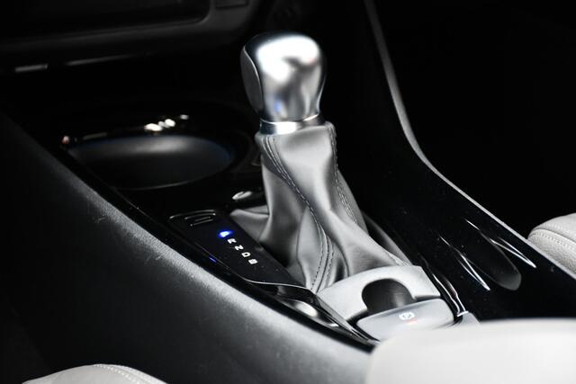 Toyota C-HR 1.8 Hybrid Executive Limited Automaat 122pk | LED-koplampen | BSM | PDC vóór- & achter | Stuurverwarming |