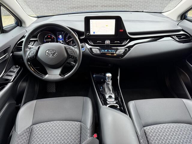 Toyota C-HR 2.0 Hybrid Dynamic Automaat / Navigatie / Cruise Control Adaptief / Bluetooth / Camera / sensoren voor & Achter / BSW