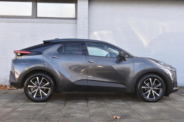 Toyota C-HR 1.8 Hybrid 140 Dynamic Limited Automaat 140pk | BSM | PDC | Achteruitrijcamera | Keyless entry |