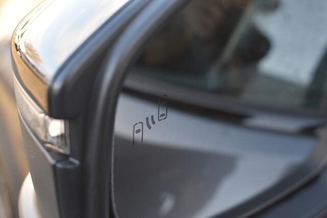 Toyota C-HR 1.8 Hybrid 140 Dynamic Limited Automaat 140pk | BSM | PDC | Achteruitrijcamera | Keyless entry |