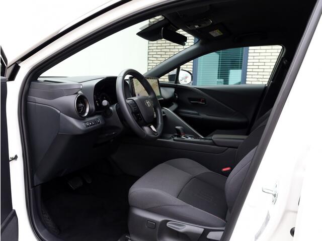 Toyota C-HR 2.0 PHEV 220 Dynamic | Bi-Tone | Dodehoek | Stuurwielverwarming