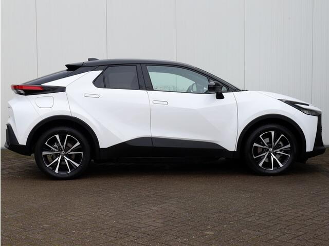 Toyota C-HR 2.0 PHEV 220 Dynamic | Bi-Tone | Stuurwielverwarming | Dodehoek
