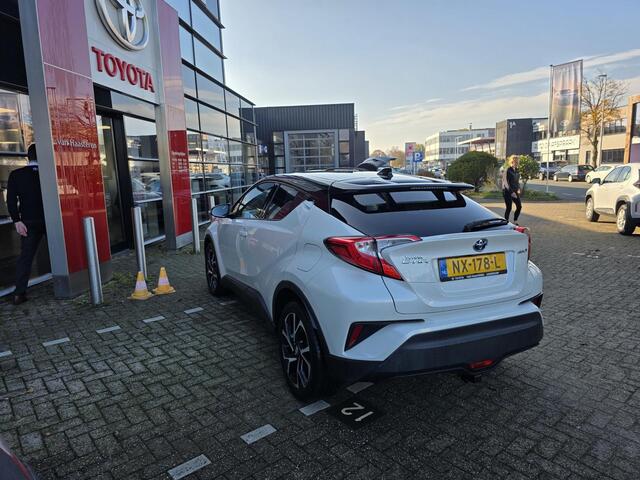 Toyota C-HR 1.8 Hybrid Bi-Tone, Trekhaak , Bearlock