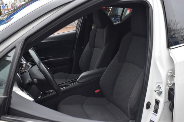 Toyota C-HR 1.8 Hybrid Bi-Tone | LED | 100% onderhouden | Camera | ACC | BSM | 12 mnd BOVAG garantie | Whatsapp 06-5318899