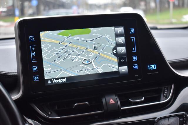 Toyota C-HR 1.8 Hybrid Bi-Tone | LED | 100% onderhouden | Camera | ACC | BSM | 12 mnd BOVAG garantie | Whatsapp 06-5318899