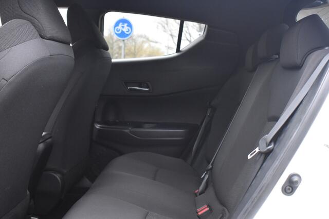 Toyota C-HR 1.8 Hybrid Bi-Tone | LED | 100% onderhouden | Camera | ACC | BSM | 12 mnd BOVAG garantie | Whatsapp 06-5318899