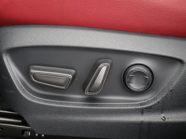 Toyota C-HR 2.0 Plug-in Hybrid 220 Premium