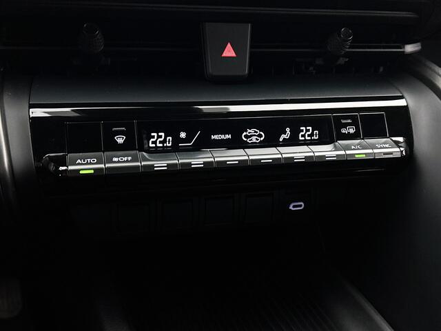 Toyota C-HR 1.8 Hybrid 140 First Edition | Allseason banden | Parkeercamera | Navigatie | Cruise Control Adaptief |