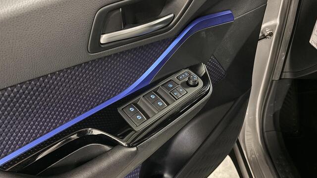 Toyota C-HR 1.2 Bi-Tone | Leder | Navi | 1e eigenaar