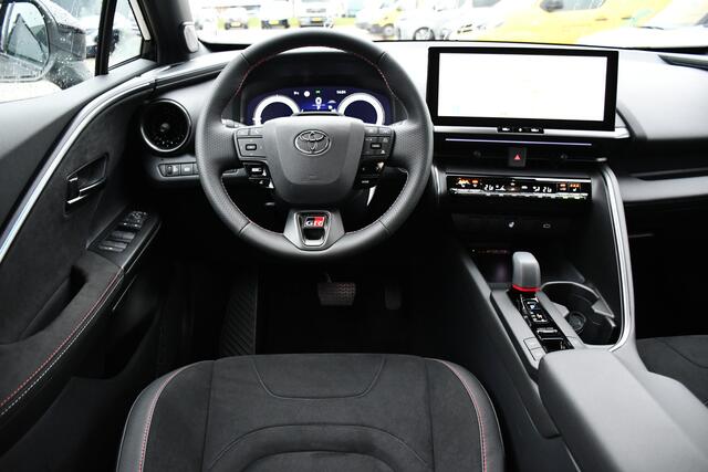 Toyota C-HR 2.0 Plug-in Hybrid 220 Black Edition Automaat 223pk | 19" zwart gepolijste lichtmetalen velgen | Premium Sportstoelen | JBL Premium Audio |