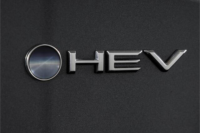 Toyota C-HR 1.8 Hybrid 140 Executive | Dig. Cockpit | Adapt. Cruise | Stoel-+Stuurverw. | Elek. Stoel | PDC | Camera | NAV + App. Connect | ECC | Elek. Klep | LM 19" | 9926