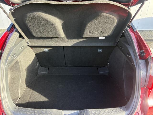 Toyota C-HR 1.8 Hybrid Executive Leder Trekhaak Stoel Stuur Verwarming PDC BSM