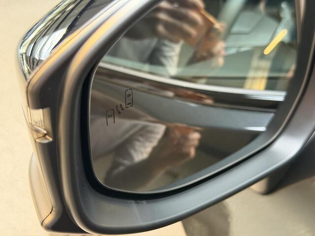 Toyota C-HR 2.0 Plug-in Hybrid 220 Black Edition