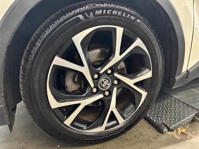 Toyota C-HR 1.8 Hybrid Bi-Tone Blis & Leer & Stoel en Stuurverw. Adaptieve cruise & inparkeerhulp.