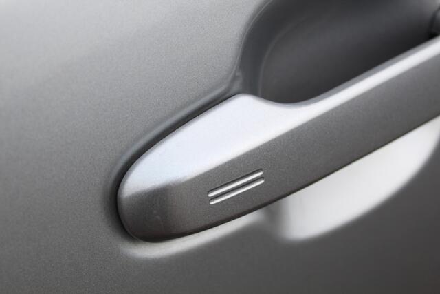 Toyota C-HR 2.0 Hybrid 184 Dynamic | Rijklaar | Trekhaak | Blind Spot | Keyless | LED | Sensoren v+a | Camera | 18" | Adap. cruise