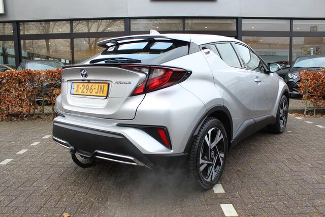 Toyota C-HR 2.0 Hybrid 184 Dynamic | Rijklaar | Trekhaak | Blind Spot | Keyless | LED | Sensoren v+a | Camera | 18" | Adap. cruise