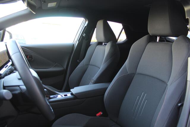 Toyota C-HR 1.8 Hybrid 140 First Edition | Rijklaar | Apple/Android | Navi | Stoel-/Stuurverwarming | Dodehoekdetectie | Camera | Keyless | LED