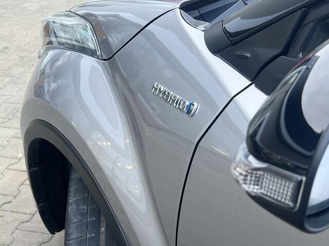 Toyota C-HR 1.8 Hybrid Style Bi-Tone | Parkeersensoren | Stoelverwarming