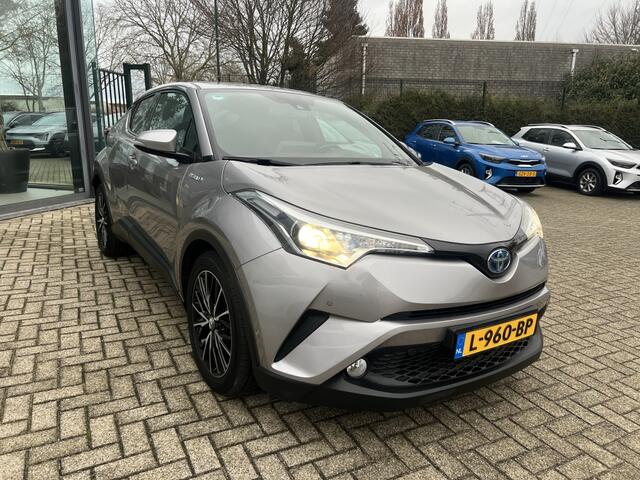 Toyota C-HR 1.8 Hybrid Bi-Tone
