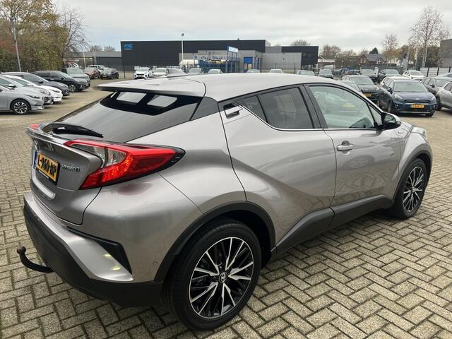 Toyota C-HR 1.8 Hybrid Bi-Tone