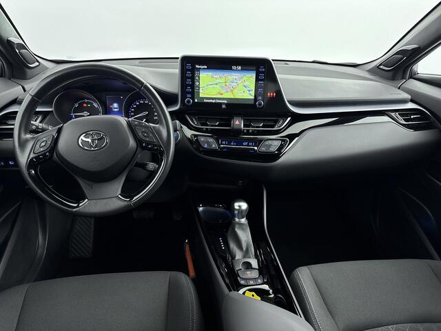 Toyota C-HR 1.8 Hybrid First Edition | Navigatie | NL-Auto | Parkeercamera | Stoelverwarming | Apple Carplay / Android Auto |}