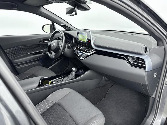 Toyota C-HR 1.8 Hybrid First Edition | Navigatie | NL-Auto | Parkeercamera | Stoelverwarming | Apple Carplay / Android Auto |}