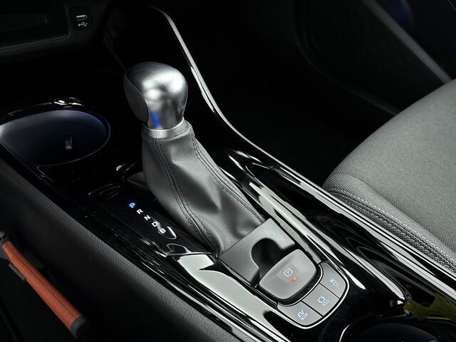 Toyota C-HR 1.8 Hybrid First Edition | Navigatie | NL-Auto | Parkeercamera | Stoelverwarming | Apple Carplay / Android Auto |}