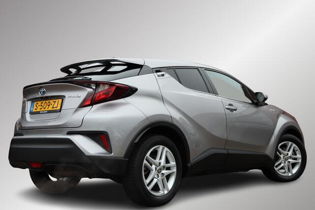 Toyota C-HR 1.8 Hybrid Dynamic, Parkeersensoren, Navi, Apple CarPlay / Android Auto.