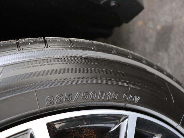 Toyota C-HR 1.8 Hybrid Dynamic | Stoelverwarming | Dealeronderhouden | Achteruitrijcamera |