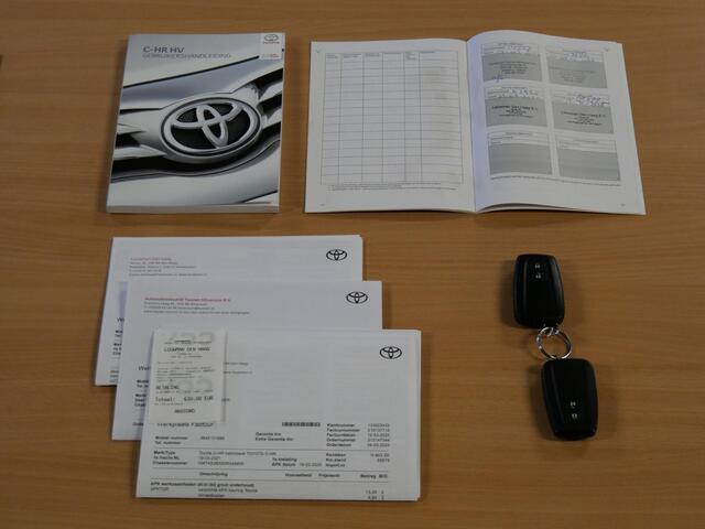 Toyota C-HR 2.0 HYBRID GR-SPORT/ CARPLAY/ TWO-TONE METALLIC