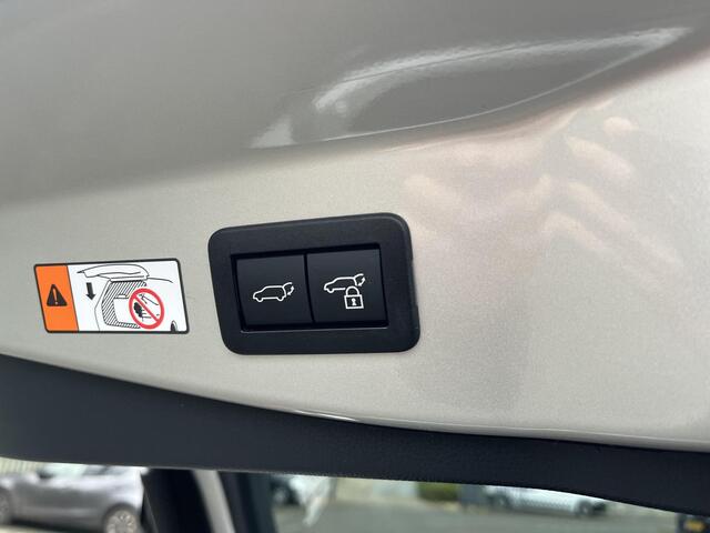 Toyota C-HR 2.0 Plug-in Hybrid 220 Executive | Navigatie | Apple CarPlay/Android auto | Achteruitrijcamera | Head-Up display | Elektrische achterklep