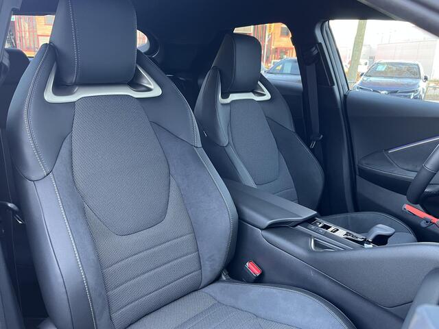 Toyota C-HR 2.0 Plug-in Hybrid 220 Executive