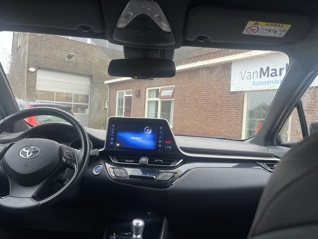 Toyota C-HR 1.8 Hybrid Executive TREKHAAK STOELVERWARMING CAMERA ZWARTE HEMEL