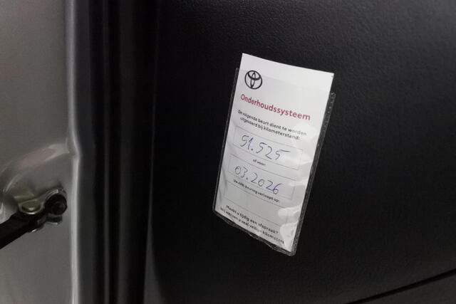 Toyota C-HR 1.8 Hybrid Bi-Tone