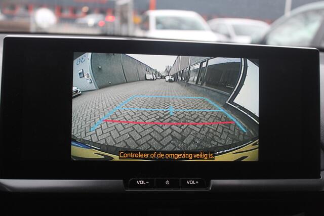 Toyota C-HR 1.8 Hybrid 140 First Edition All weather banden l Stuur + Stoel verwarming l Dodehoek sensor l Navi l Apple/ Android carplay l Adaptief cruise controll Lane Assist