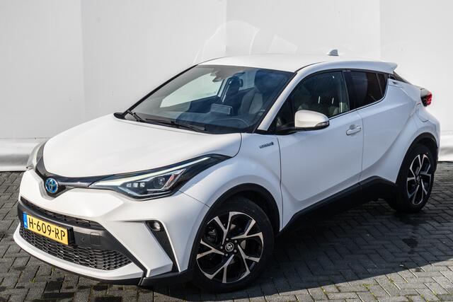 Toyota C-HR 1.8 Hybrid First Edition | Automaat | NED auto | Clima | Pdc | Keyless entry | |DAB Audio | Camera | stoelen verwarmd | Cruise adaptief |18 INCH Lmv |