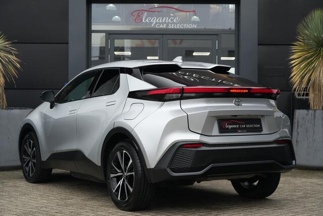 Toyota C-HR 2.0 Plug-in Hybrid 220 Dynamic 223pk Stoelverwarming/Camera/AppleCarplay