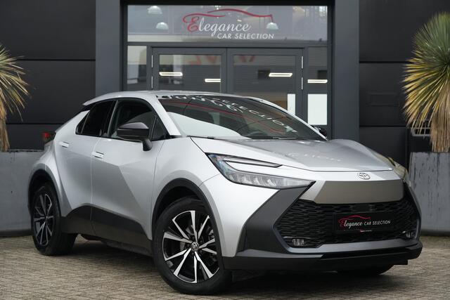 Toyota C-HR 2.0 Plug-in Hybrid 220 Dynamic 223pk Stoelverwarming/Camera/AppleCarplay