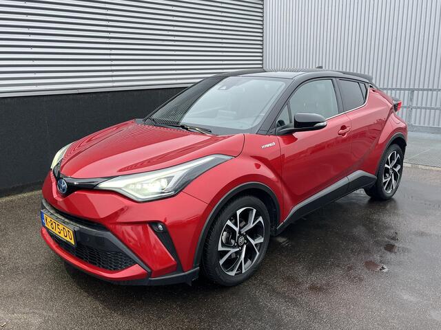 Toyota C-HR 1.8 Hybrid First Edition Navigatie, Dodehoekdetectie, JBL, Stoelverwarming, PDC, Nieuw geleverd en dealeronderhouden, 1e eign.