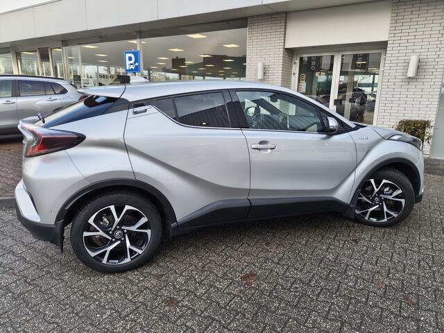 Toyota C-HR 1.8 Hybrid Style | Trekhaak Afn. | Sensoren v/a | Navi | Stoelve