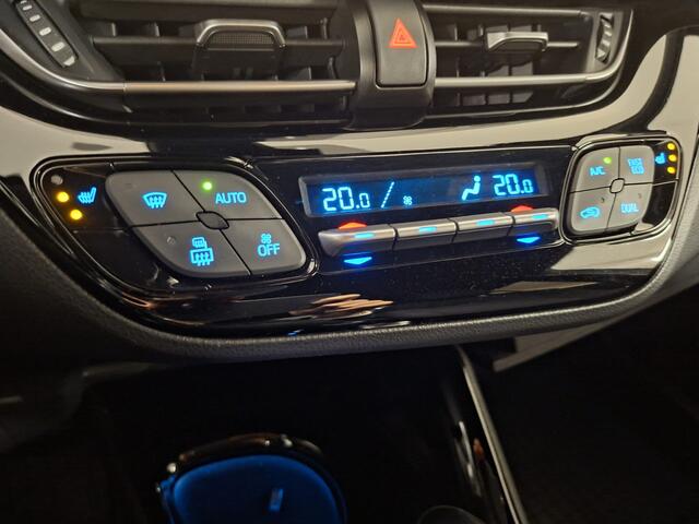 Toyota C-HR 1.8 Hybrid Executive Premium pack | Trekhaak | stuur verwarmd