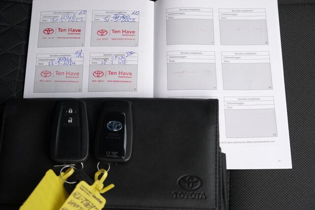 Toyota C-HR 1.8 Hybrid Dynamic Automaat | Parkeersensoren voor en achter | A