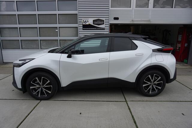 Toyota C-HR 2.0 Plug-in Hybrid 220 Dynamic |Navi|Carplay|PDC V+A|Dodehoek|E.a.klep|Stoel en stuur verw.|Camera|Bi-Tone|