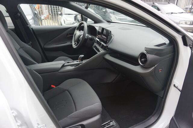 Toyota C-HR 2.0 Plug-in Hybrid 220 Dynamic |Navi|Carplay|PDC V+A|Dodehoek|E.a.klep|Stoel en stuur verw.|Camera|Bi-Tone|