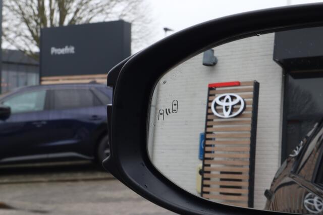 Toyota C-HR 1.8 Hybrid 140 Dynamic Electr a-klep | Dodehoek | Stuur en stoel