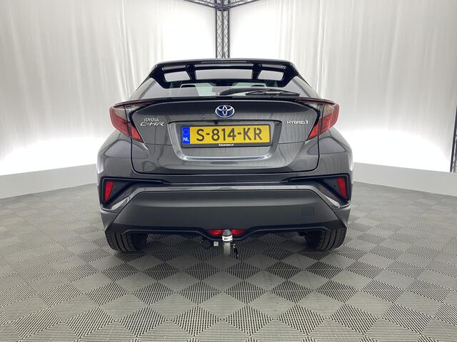Toyota C-HR 1.8 Hybrid Dynamic | Apple carplay | Stoel- en stuurverwarm | Camera | Trekhaak | LED