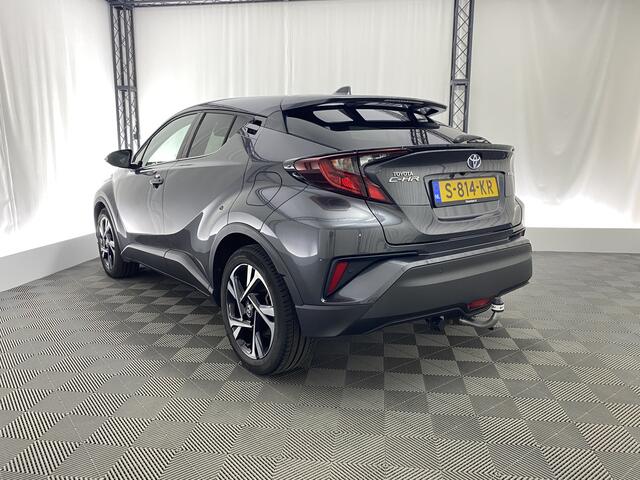 Toyota C-HR 1.8 Hybrid Dynamic | Apple carplay | Stoel- en stuurverwarm | Camera | Trekhaak | LED