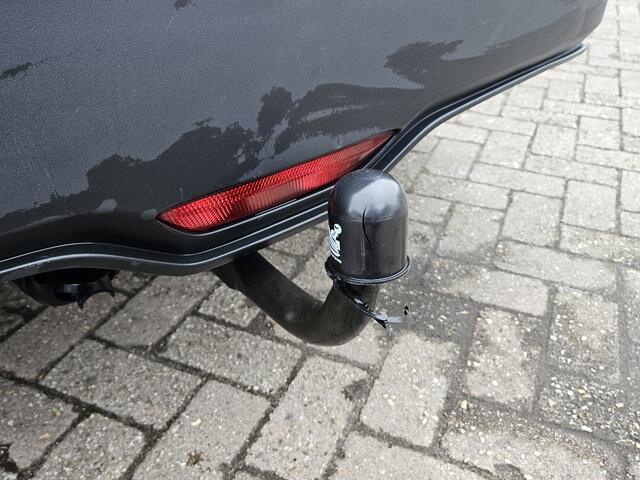 Toyota C-HR 1.8 Hybrid Bi-Tone