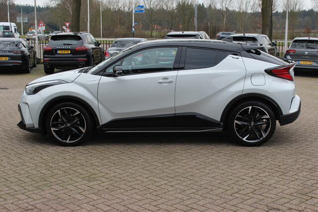 Toyota C-HR 1.8 Hybrid GR-Sport / Camera / JBL / Keyless / Leder&Alcantara / 19'' / CarPlay / Navigatie / Stoelverwarming / Dodehoek / DAB / ACC