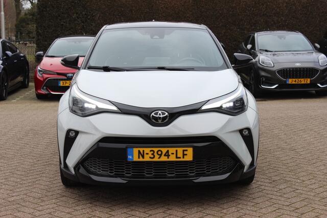Toyota C-HR 1.8 Hybrid GR-Sport / Camera / JBL / Keyless / Leder&Alcantara / 19'' / CarPlay / Navigatie / Stoelverwarming / Dodehoek / DAB / ACC